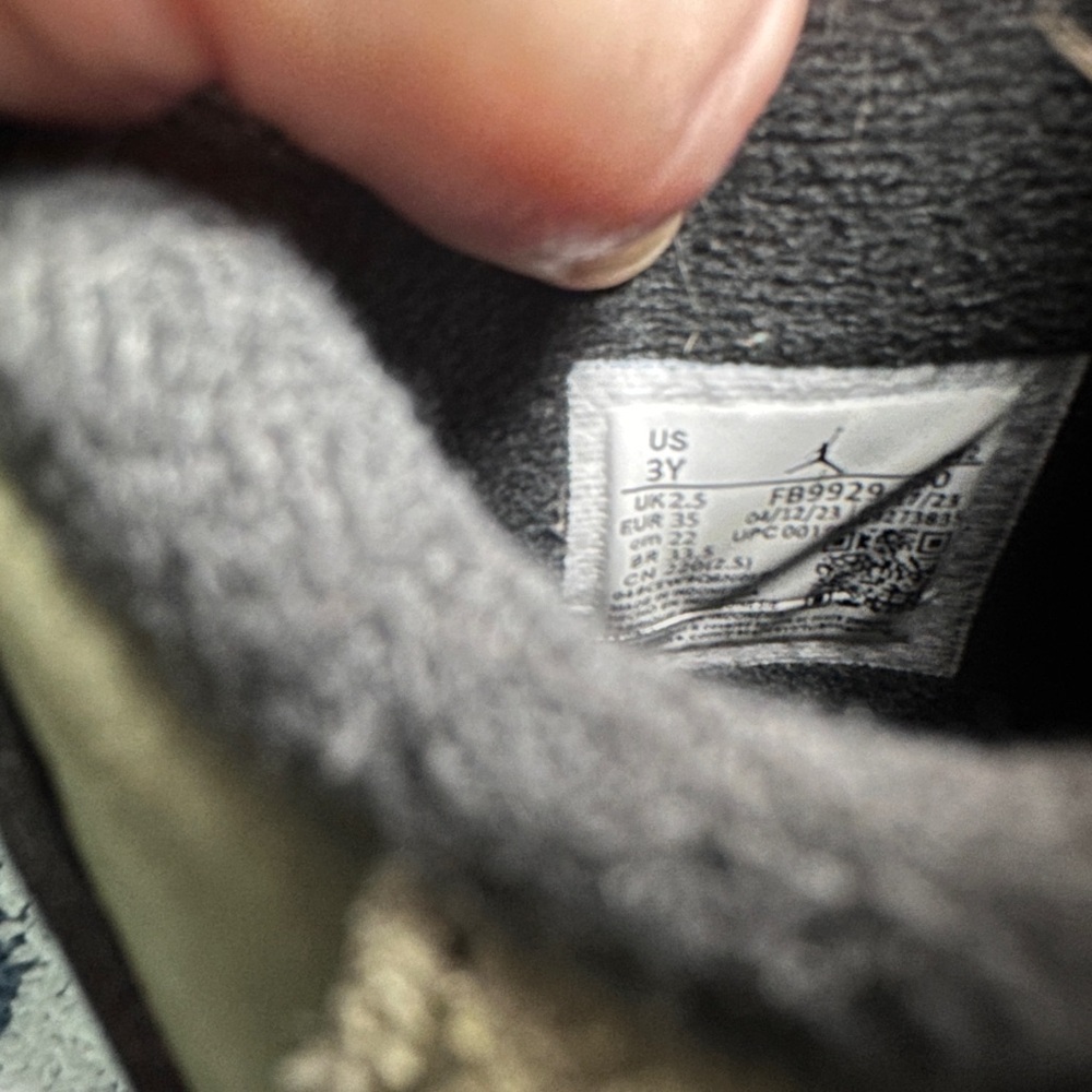Retro Jordan 4’s - Picture 6 of 6